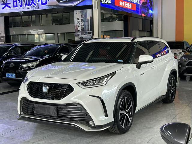Crown Land Release 2022 2.5L HEV 4WD Signature Edition