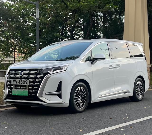 Denza D9 DM 2022 970 four-wheel drive flagship model