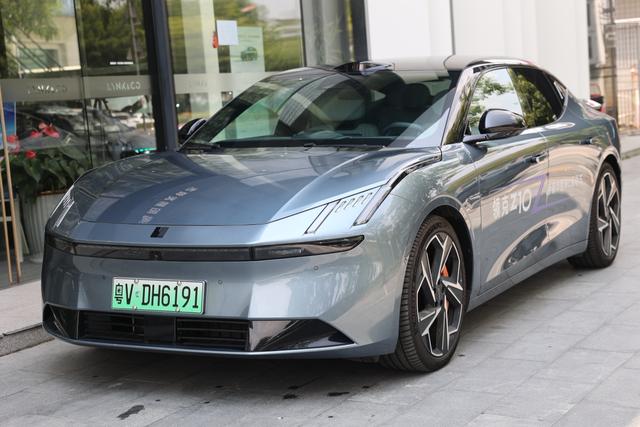 Lynk & Co Z10 2024 95kWh 702km four-wheel drive smart driving Ultra