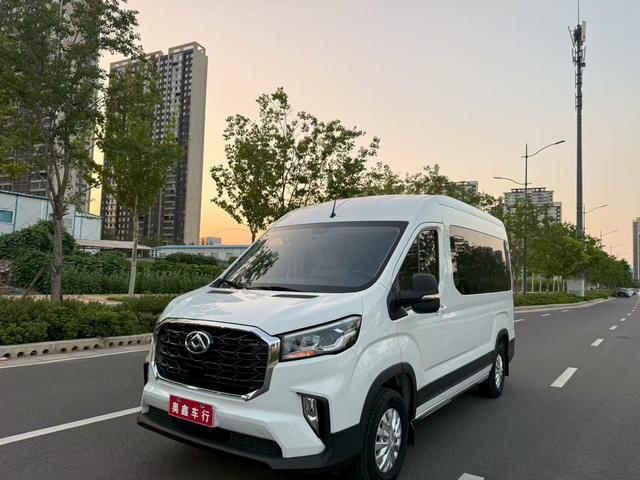 Xintu V90 2022 2.0T automatic Zhida rear drive long axis high top rear single tire 9 seats