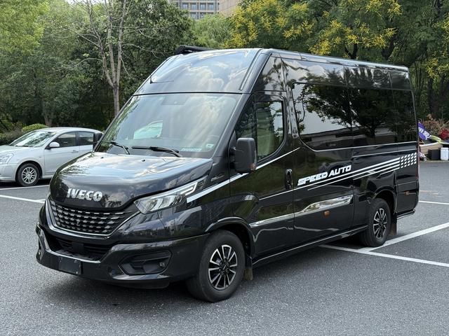 Daily 2024 model 3.0T automatic rear drive 9-seater parallel import