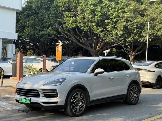 Cayenne E-Hybrid 2019 Cayenne E-Hybrid 2.0T