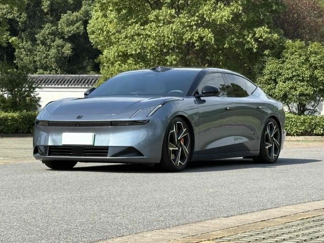 Lynk & Co Z10 2024 95kWh 702km four-wheel drive smart driving Ultra