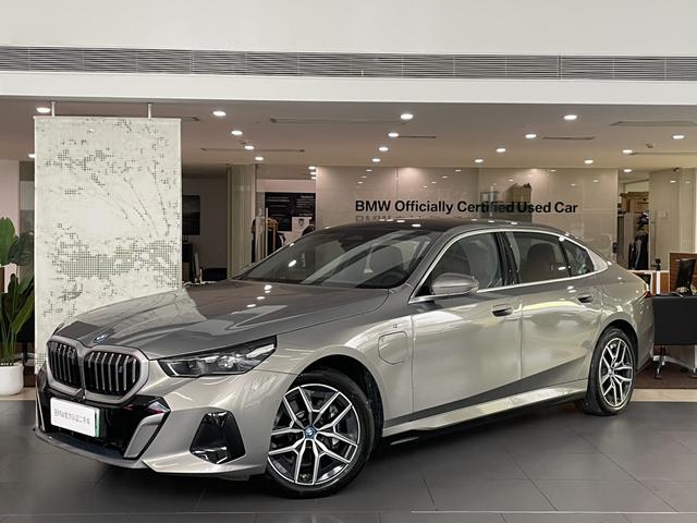BMW i5 2024 eDrive35L M sports suit