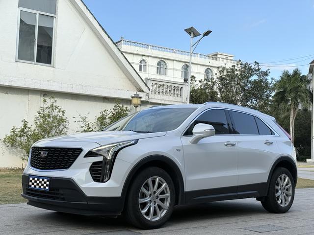 Cadillac XT4 2022 28T two-wheel drive luxury