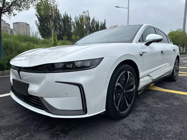 Lantu Chasing Light EV 2023 580km Standard Edition