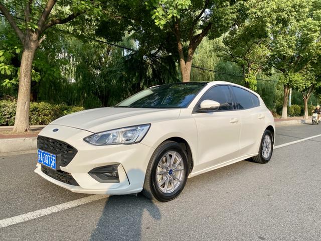 Fox 2020 hatchback EcoBoost 180 automatic front tide type
