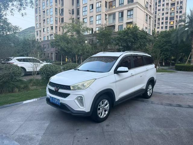 Wuling Hongguang S3 2019 1.5T manual Luxury Country VI
