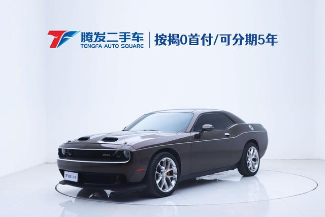 Challenger 2015 model 3.6L automatic rear drive 4-seater parallel import