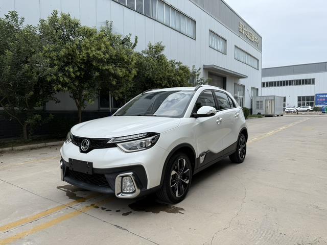 Dongfeng Fengshen AX4 2018 1.6L manual trendy Sunroof version