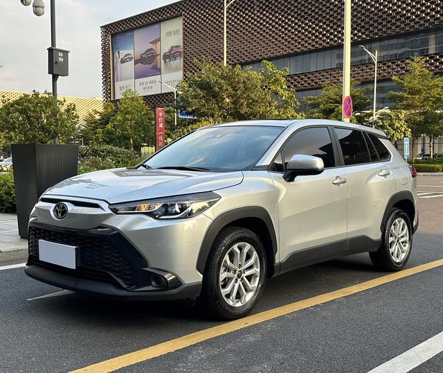 Frontierlander 2022 2.0L CVT Leader