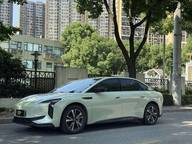 Hongqi EH7 2024 model 690 Pro