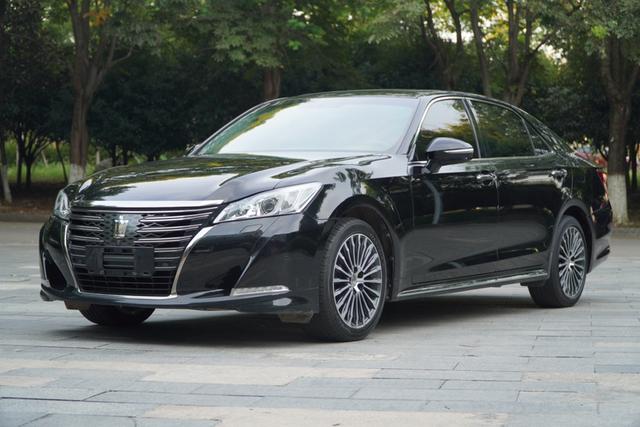 Crown 2018 2.0T Sport