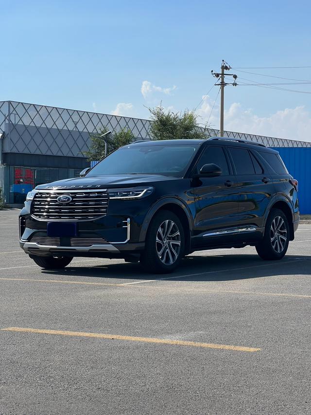 Explorer 2023 EcoBoost 285 four-wheel drive fashion plus version 6-seater