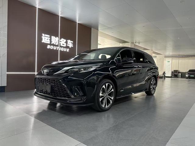 Gravia 2022 2.5L Hybrid Signature Edition