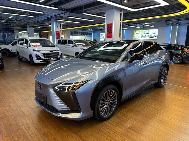 Lexus RZ 2023 450e DIRECT4 Vertical Leader Edition