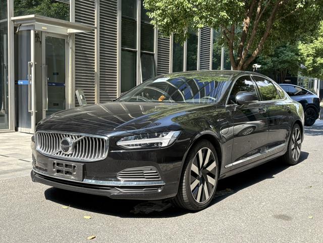 Volvo S90 PHEV 2024 T8 four-wheel drive long battery life Zhiya Deluxe Edition