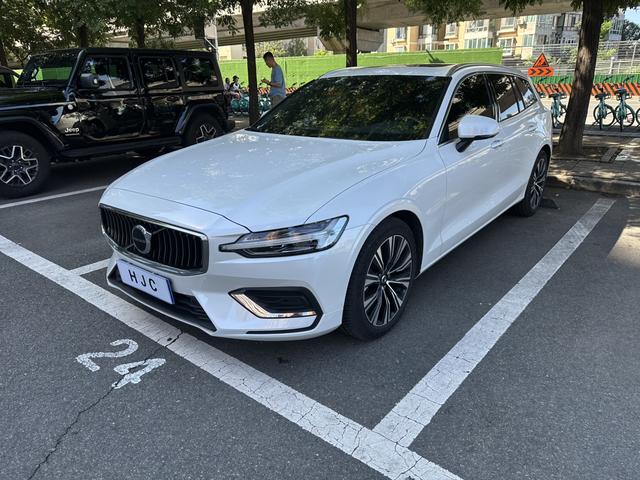 Volvo V60 2025 B5 Zhiyuan Deluxe Edition
