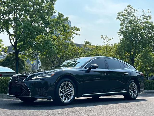 Lexus LS 2021 500h Deluxe Edition