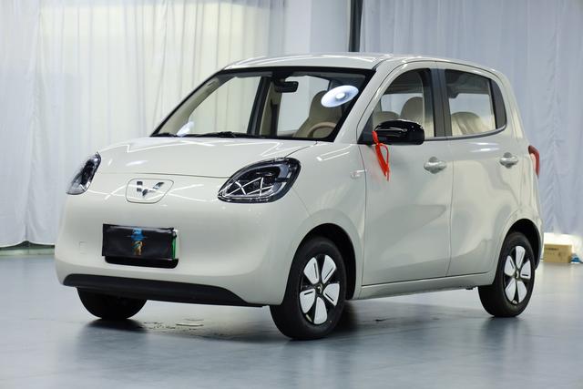 Wuling Hongguang MINIEV 2025 model 205km lithium iron phosphate four-door version Exclusive Model