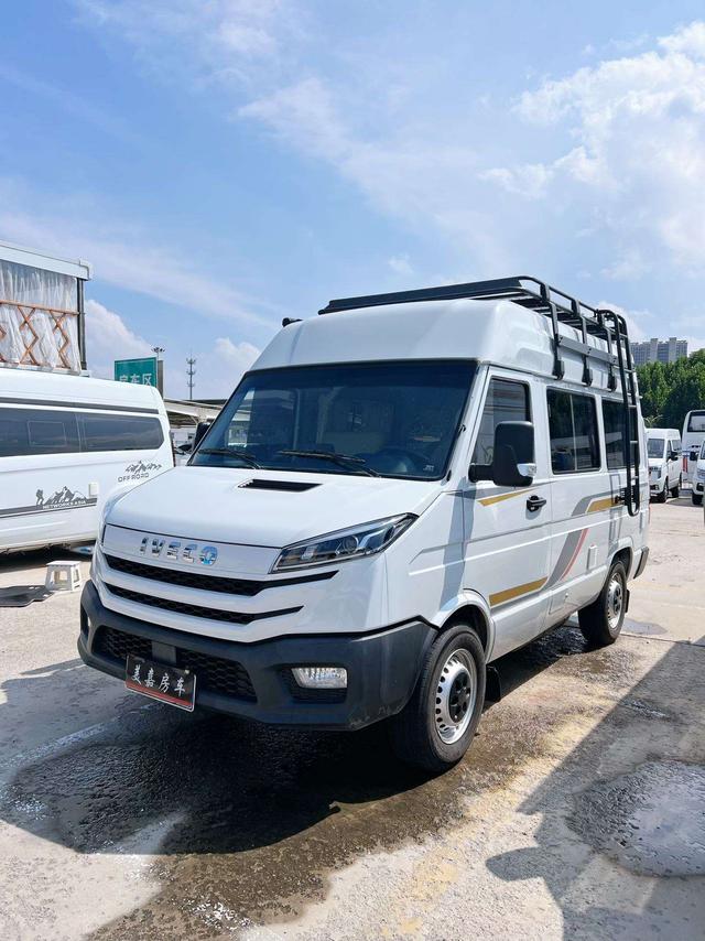Iveco proud 2025 2.5T automatic rear drive 6-seater original customized version