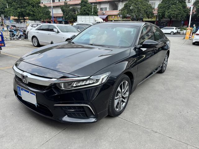 Insignia 2019 260TURBO Elegant Edition National VI