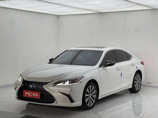 Lexus ES 2018 300h Excellence Edition State V