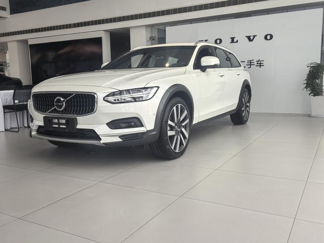Volvo V90 2024 Cross Country B5 AWD Smart Edition