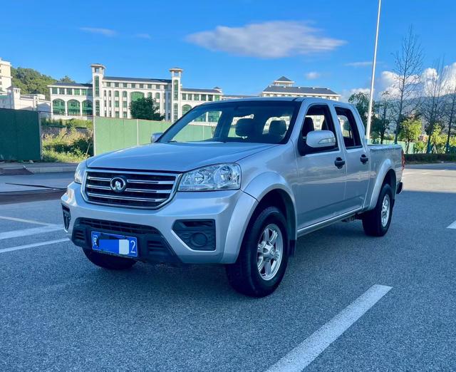 Fengjun 5 2017 2.0T European version diesel two-wheel drive aggressive large double-row GW4D20E