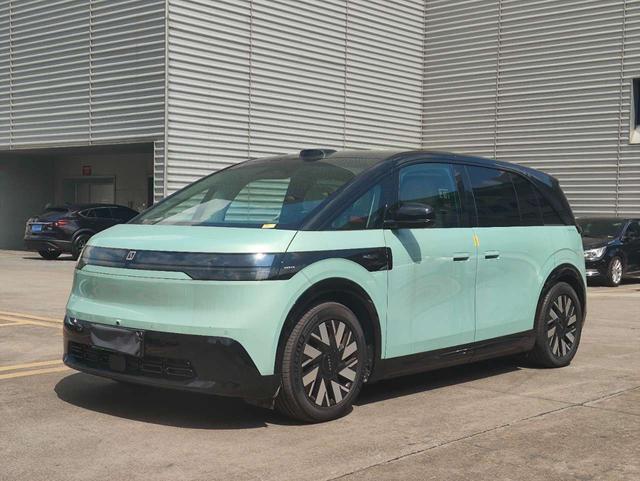 ZEEKR MIX 2025 102kWh long battery life Smart Driving version