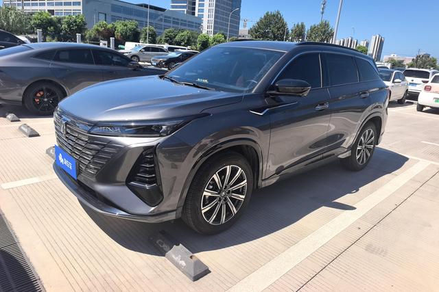 Changan CS75 PLUS 2024 third-generation Champion Version 1.5T automatic smart driving Jinhang type
