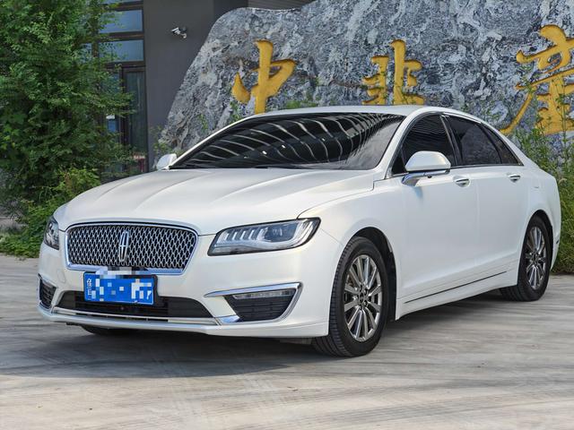Lincoln MKZ 2018 2.0T Premium Edition