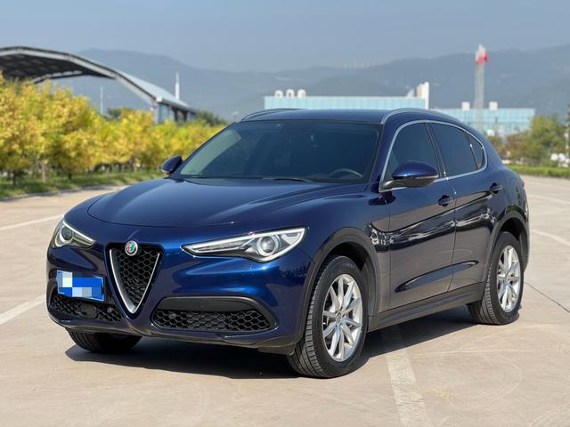 Stelvio Steinway 2017 2.0T 200HP Luxury Edition