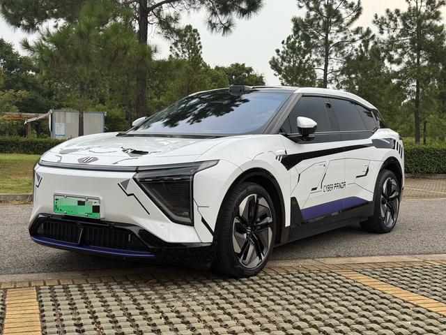 High Hopper HiPhi Y 2023 765km Signature Edition