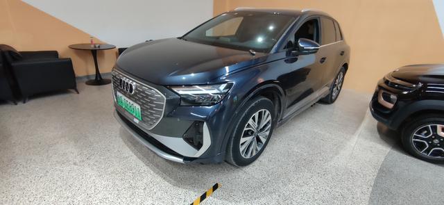 Audi Q4 e-tron 2023 40 e-tron Genesis Obsidian Night Edition