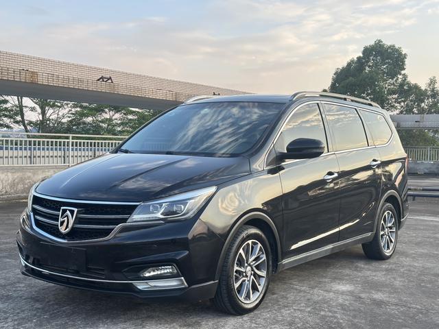 Baojun 730 2017 1.5T manual luxury 7-seater