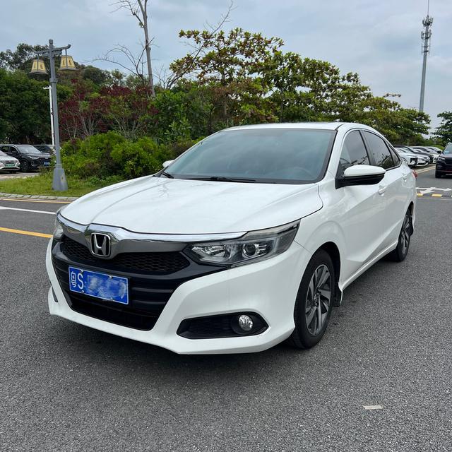 Sprinter 2019 180Turbo CVT Luxury Edition State V