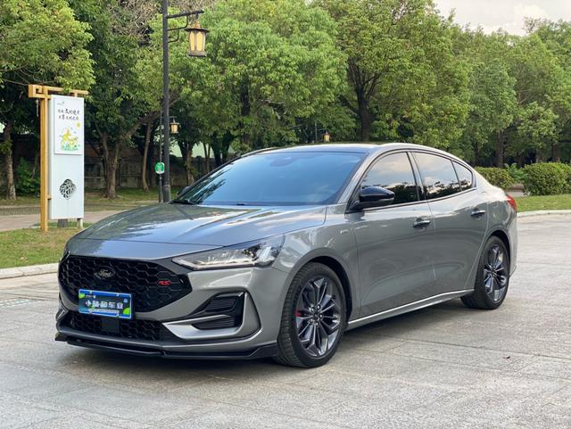 Focus 2022 Trim EcoBoost 180 Auto ST Line