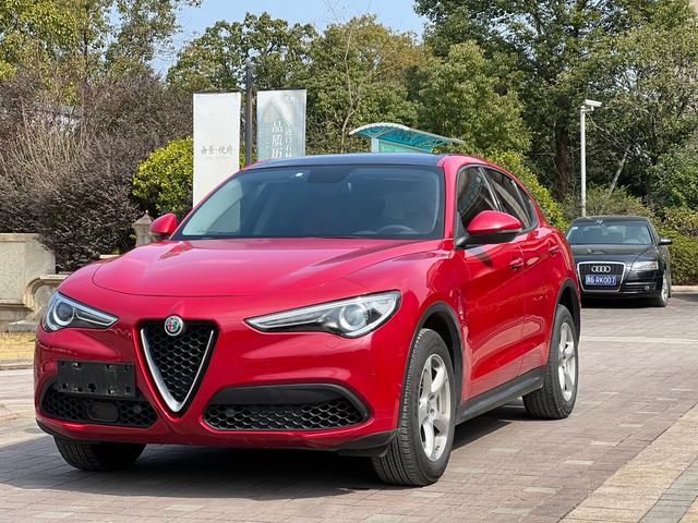 Stelvio Steinway 2017 2.0T 200HP Luxury Edition