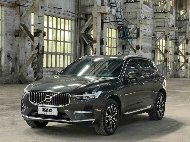 Volvo XC60 2022 B5 four-wheel drive Zhiyuan Deluxe Edition