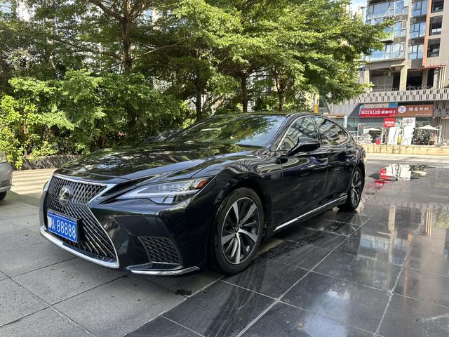 Lexus LS 2021 500h Premier Edition