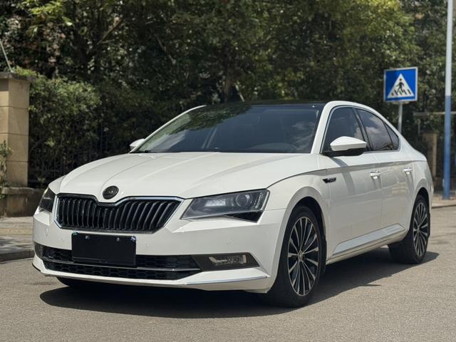 Speedster 2018 TSI330 DSG Comfort Edition State V