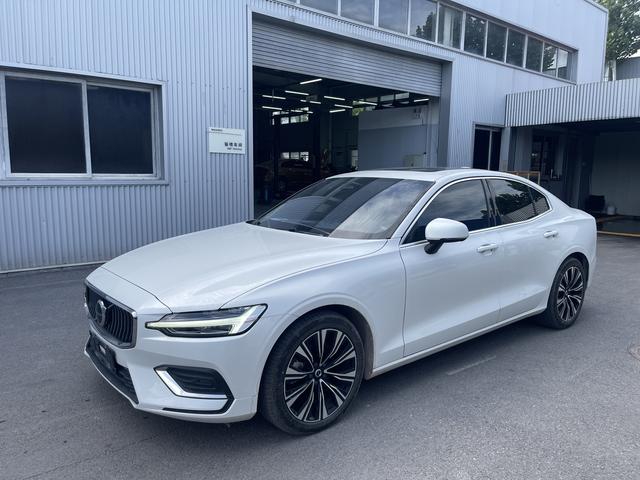 Volvo S60 2024 B4 Zhiyuan Deluxe Edition
