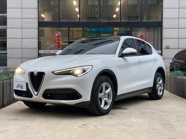 Stelvio Steinway 2017 2.0T 200HP Elite
