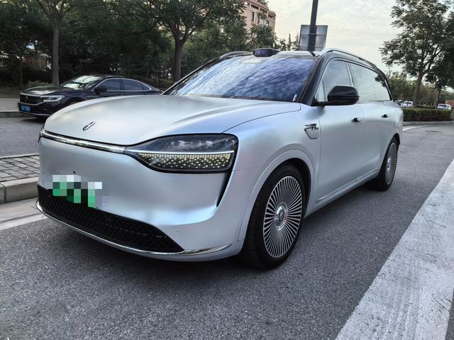 Wenjie M9 2025 Extended Range Ultra six-seater version