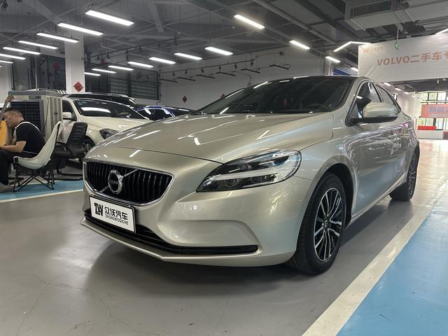 Volvo V40 2018 T3 Smart Edition