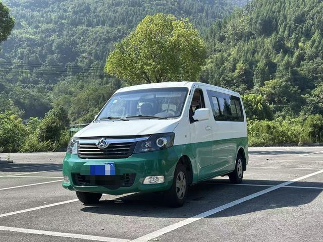 Ruixing M70 2018 1.5L comfortable flat top back sliding door DAM15DL