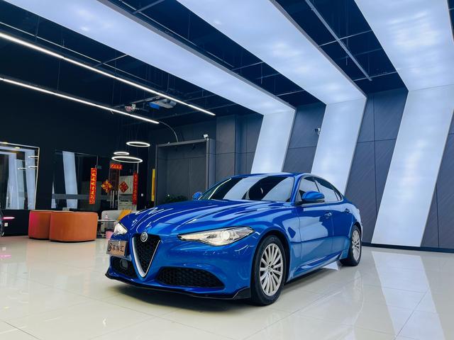 Giulia Giulia 2017 2.0T 200HP Elite