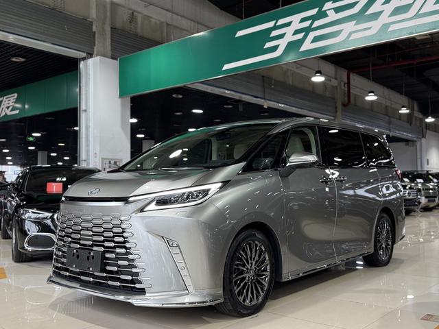 Lexus LM 2023 500h DIRECT4 Six-Seat Premium