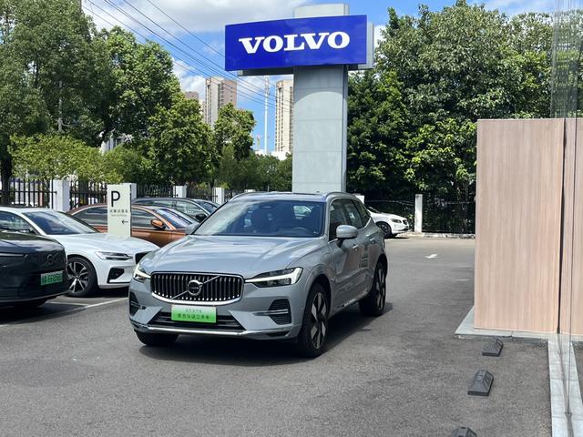 Volvo XC60 PHEV 2025 T8 four-wheel drive long battery life Zhiya Deluxe Edition